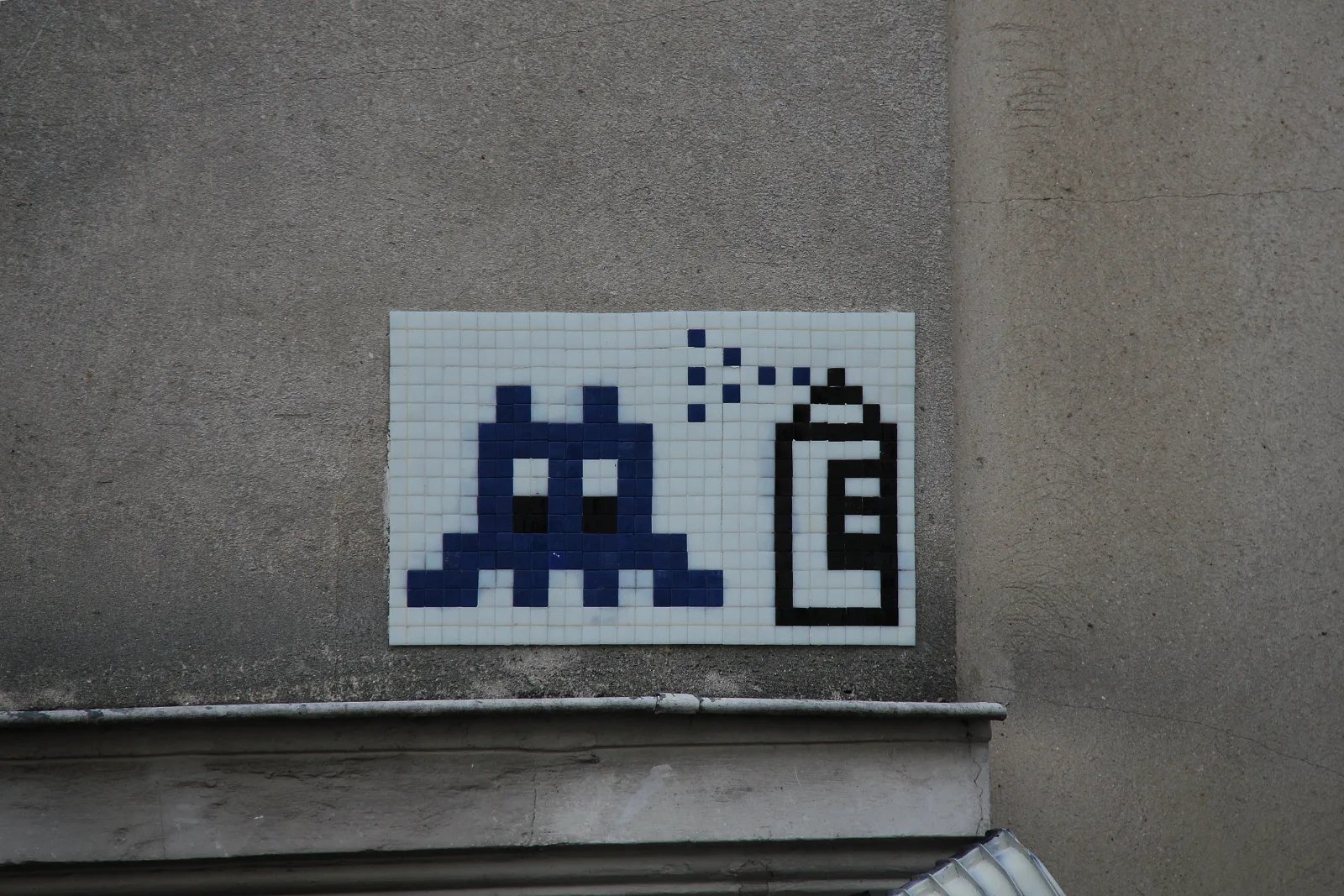 Mosaïque pixel et art urbain à Paris